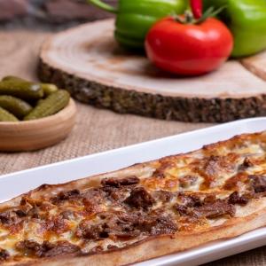 Kavurmalı Kaşarlı Pide